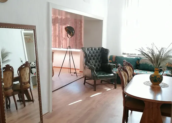Nr 2 Gemuetliche Suite Mit King-Size Bett Und Essbereich Im Zentrum Im Neubarockstyle