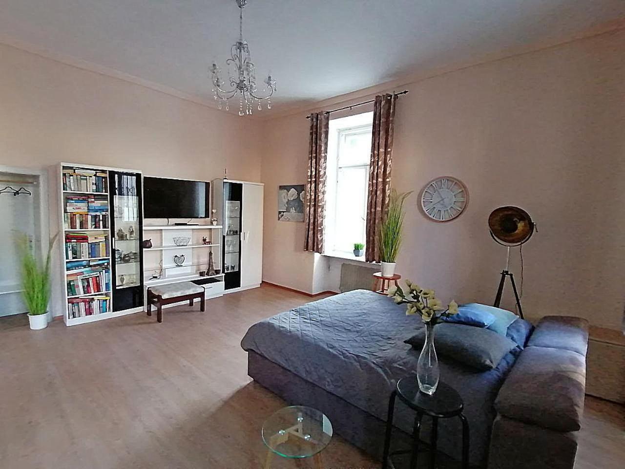 Nr 2 Gemuetliche Mit King-size Bett Und Essbereich Im Zentrum Im Neubarockstyle Privatunterkunft *