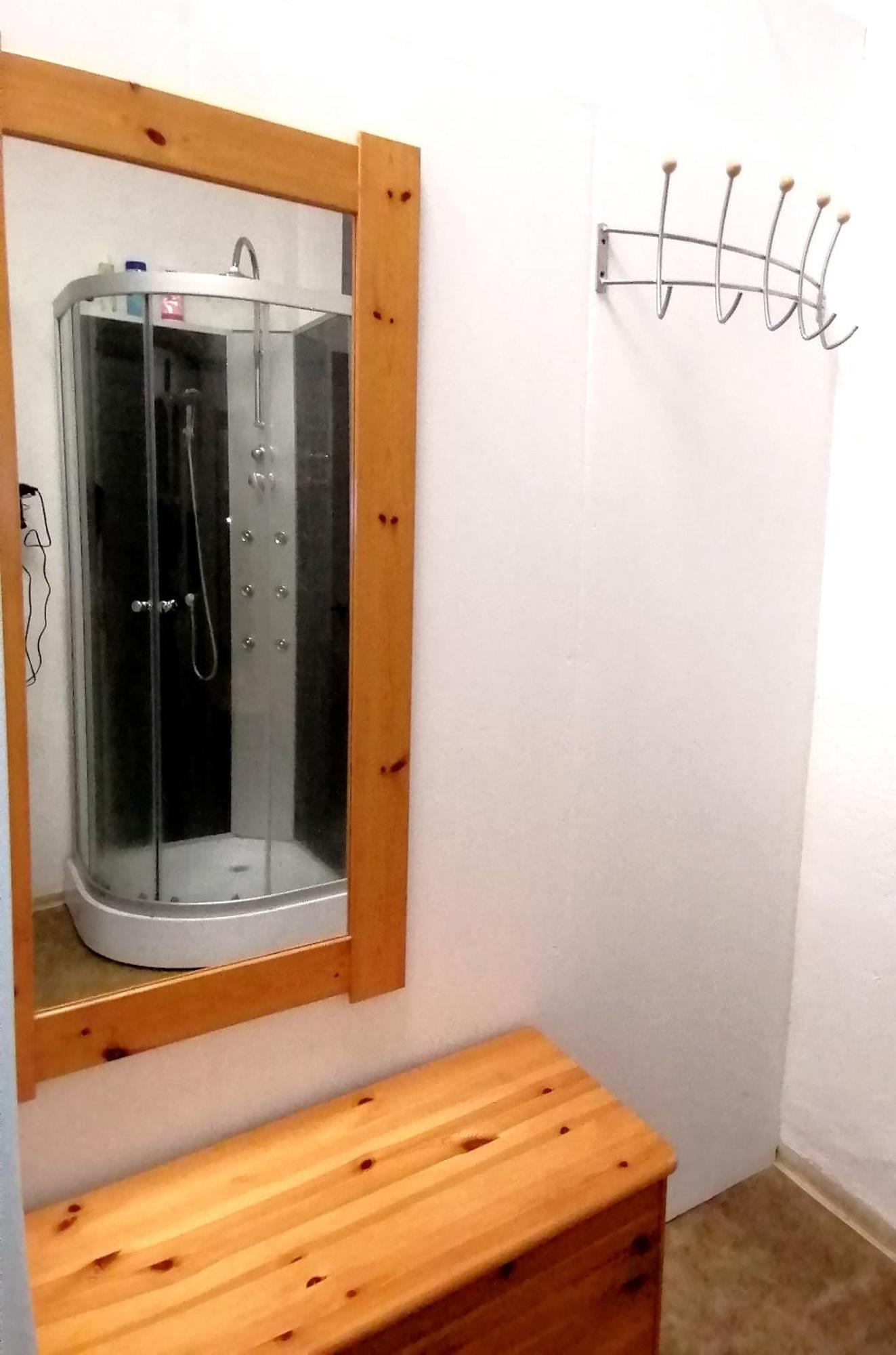 Homestay Nr 2 Gemuetliche Mit King-size Bett Und Essbereich Im Zentrum